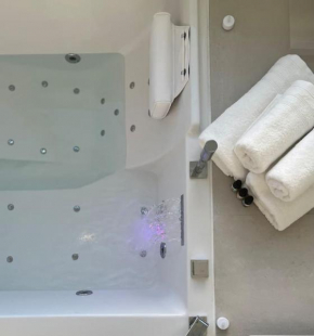 Suite « BODY LOVE » - Jacuzzi privatif